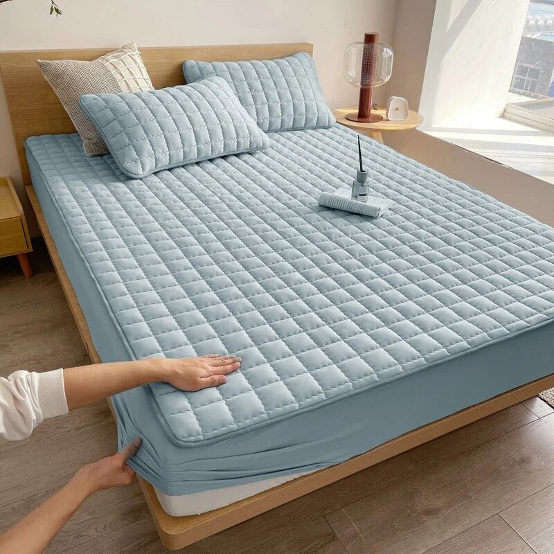 Avtoit | King Size Waterproof Mattress Protector, Soft and Breathable Mattress Cover for Ultimate Comfort