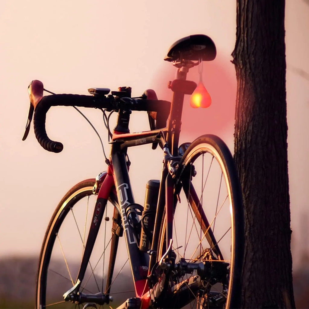 Avtoit | LED bicycle rear light in heart shape – For better visibility in road traffic