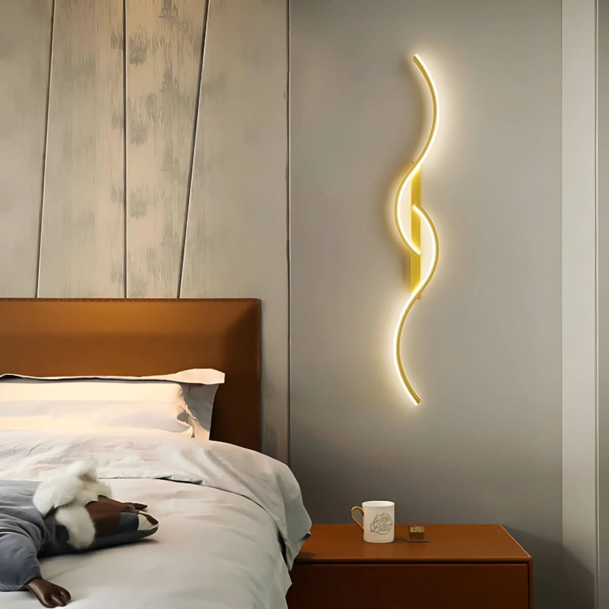 Avtoit | Modern curved LED wall lamp for atmospheric lighting