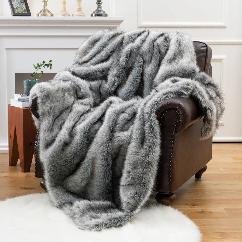 Avtoit | Luxurious Faux Fur Blanket | Cozy Blanket for Home