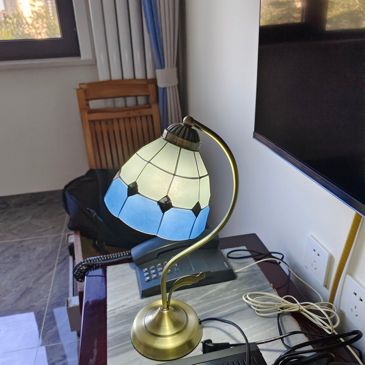 Avtoit | LuxePetal – White and Blue Glass Floral Table Lamp in Gold