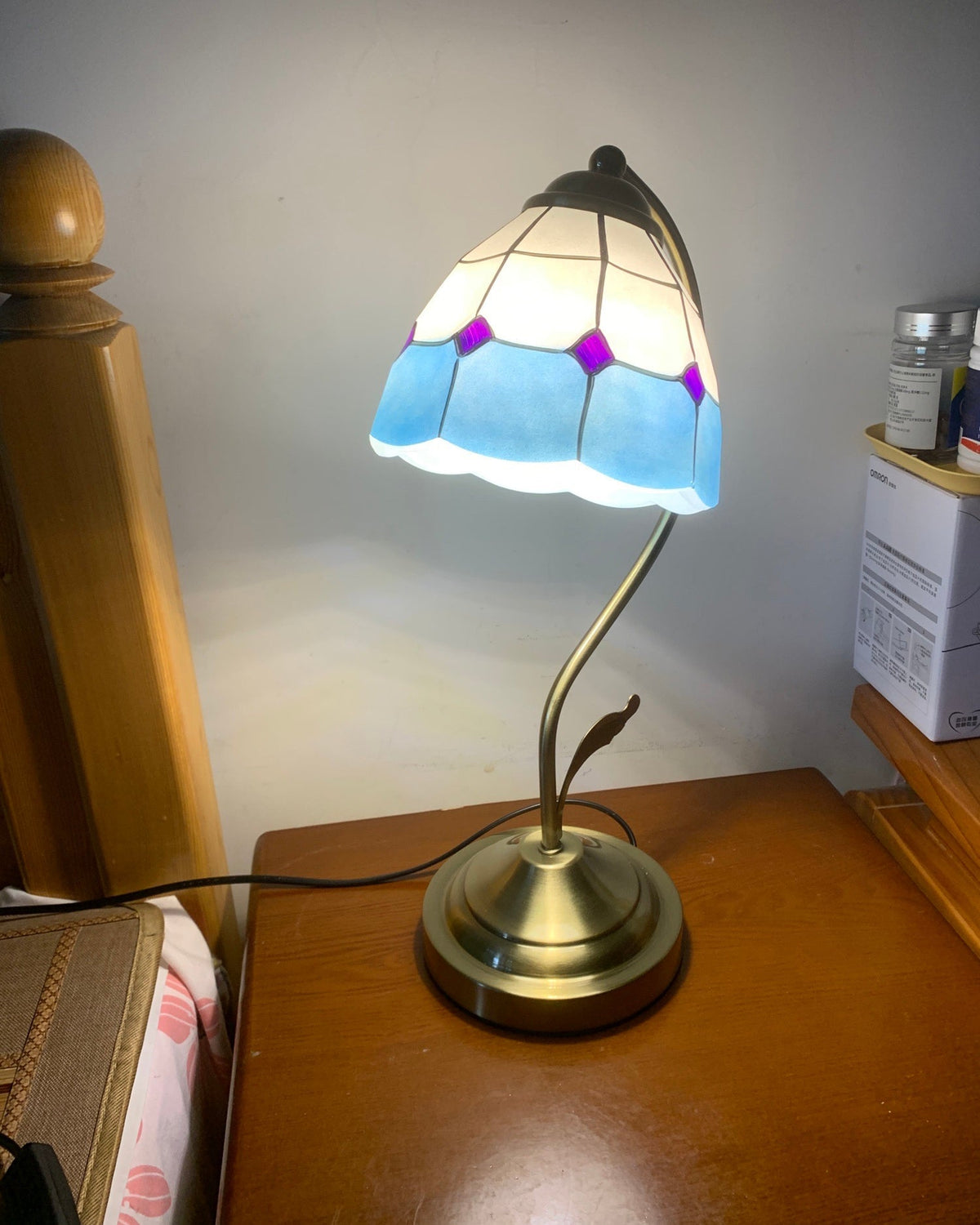 Avtoit | LuxePetal – White and Blue Glass Floral Table Lamp in Gold