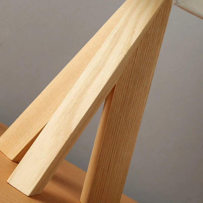 Avtoit | LumiHout – Modern table lamp made of wood with warm, natural elegance