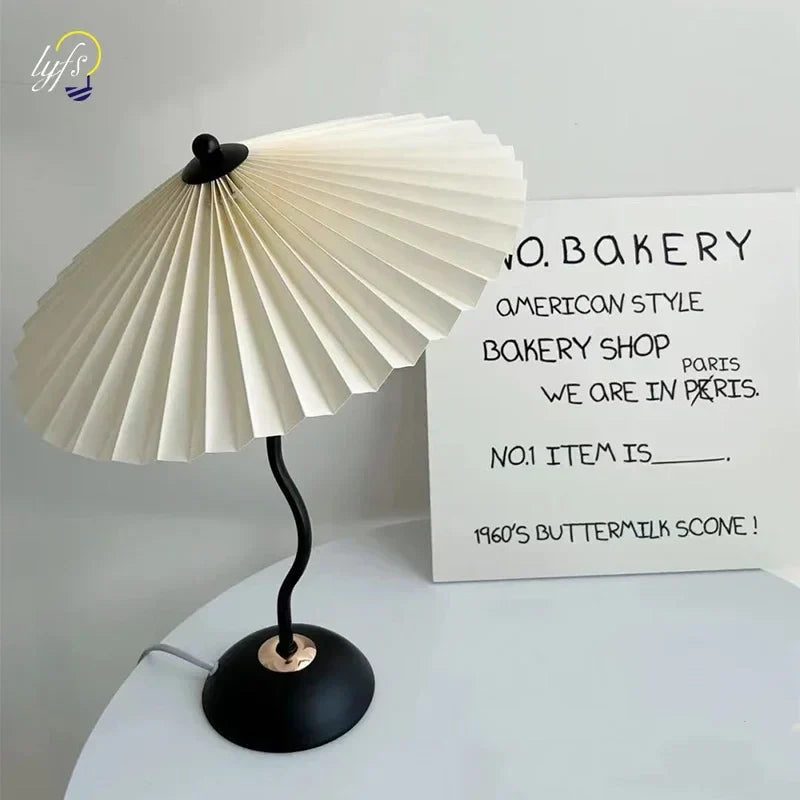 Avtoit | Nightstand lamp with shade