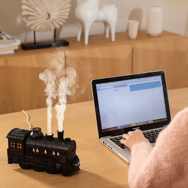 Avtoit | Nostalgic Train-Shape Fragrance Humidifier with Ambient Light