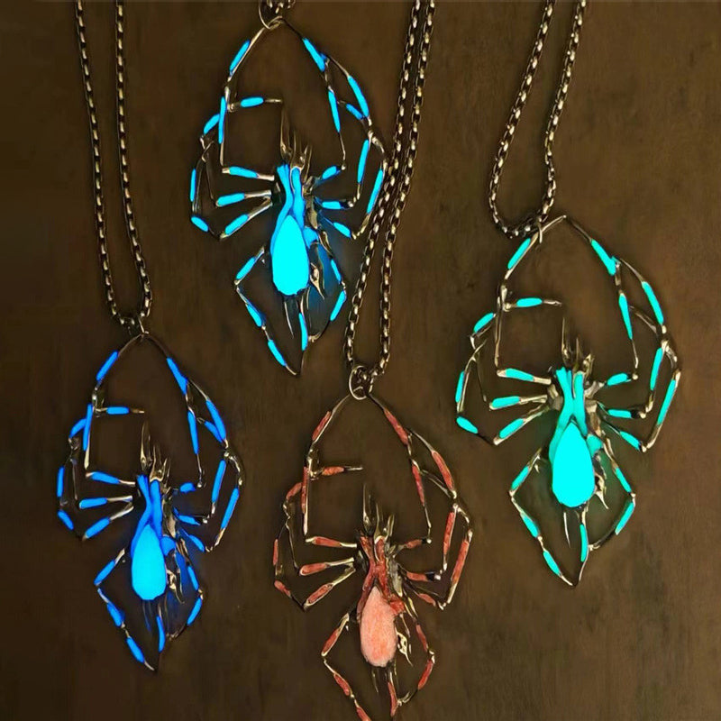Avtoit | Glow-in-the-Dark 3D Spider Necklace