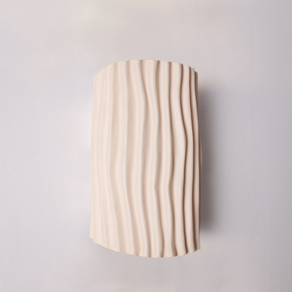 Avtoit | NordicLuxe – Resin Wall Light with Warm and Inviting Glow