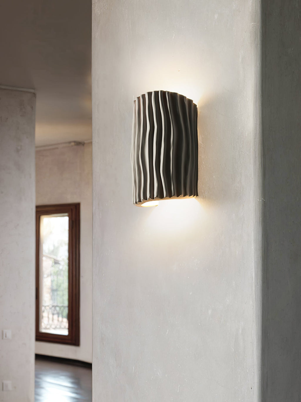 Avtoit | NordicLuxe – Resin Wall Light with Warm and Inviting Glow