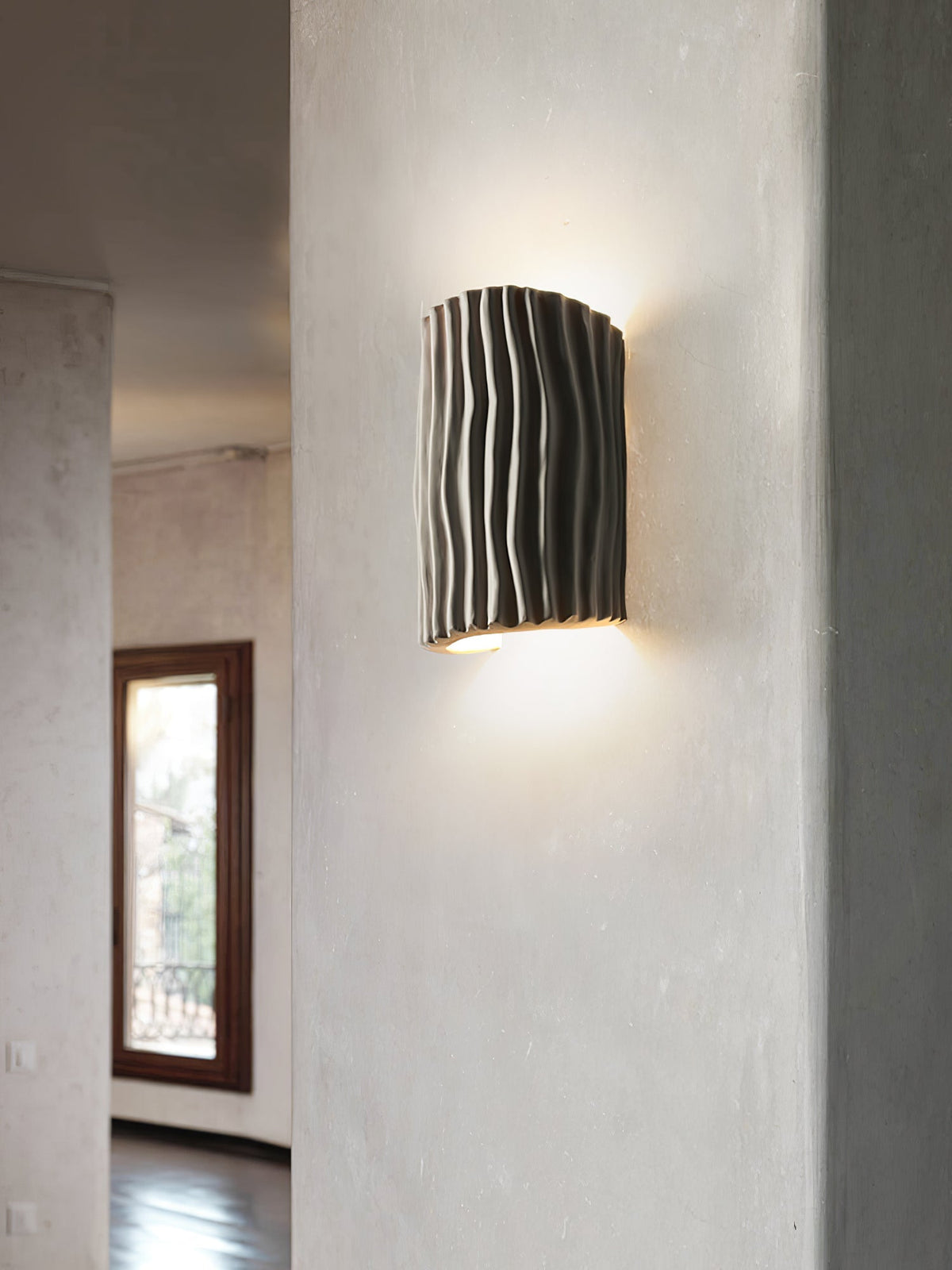 Avtoit | NordicLuxe – Resin Wall Light with Warm and Inviting Glow