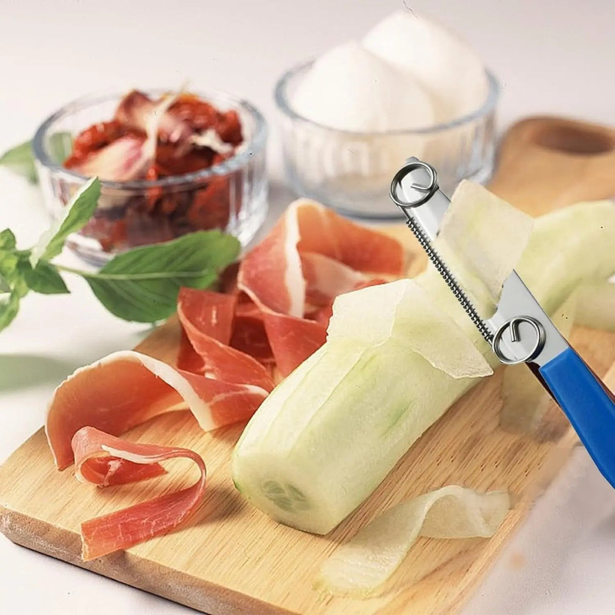 Avtoit | Practical Kitchen Set 3-in-1 – Peeler, Spiral Cutter & Citrus Juicer in one
