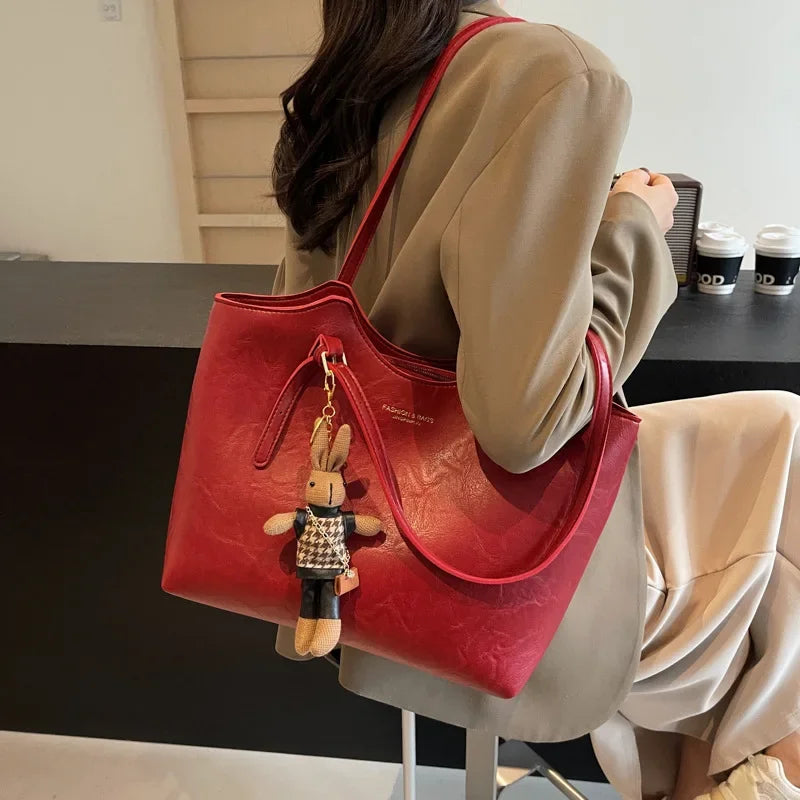 Avtoit | Mirella | Classic Women’s Shopper Bag with Charm – Elegant, Spacious & Timeless
