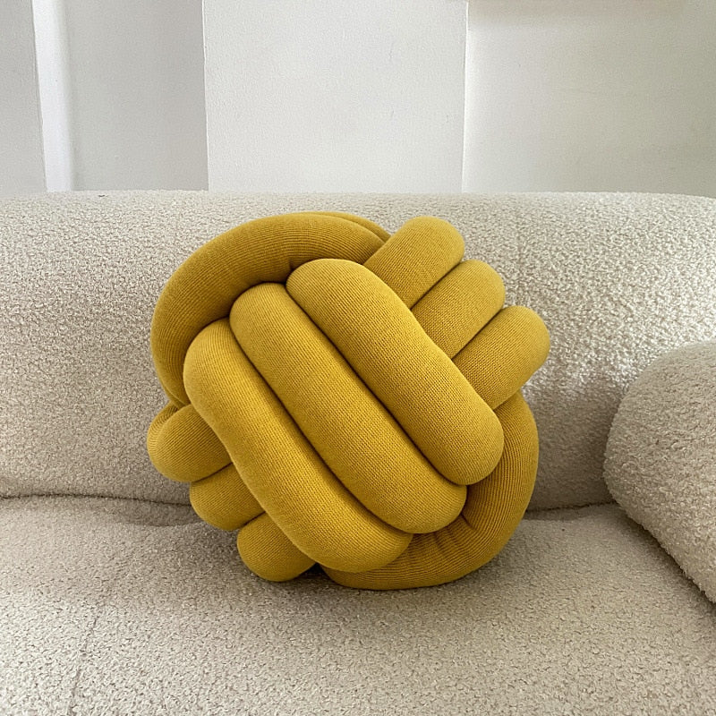 Avtoit | Knot Pillow