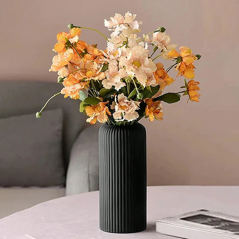 Avtoit | LineaForm Modern Ceramic Vase – Artistic Stripes Decoration