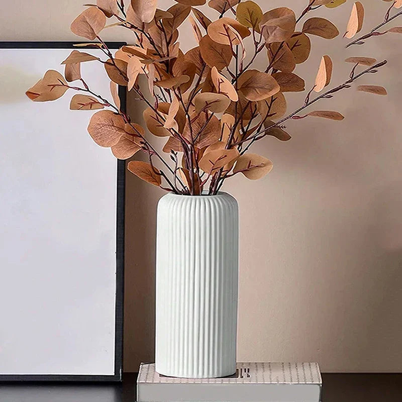 Avtoit | LineaForm Modern Ceramic Vase – Artistic Stripes Decoration