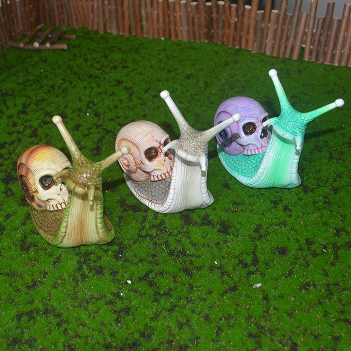 Avtoit | Snail Skull Halloween Patio Sculpture