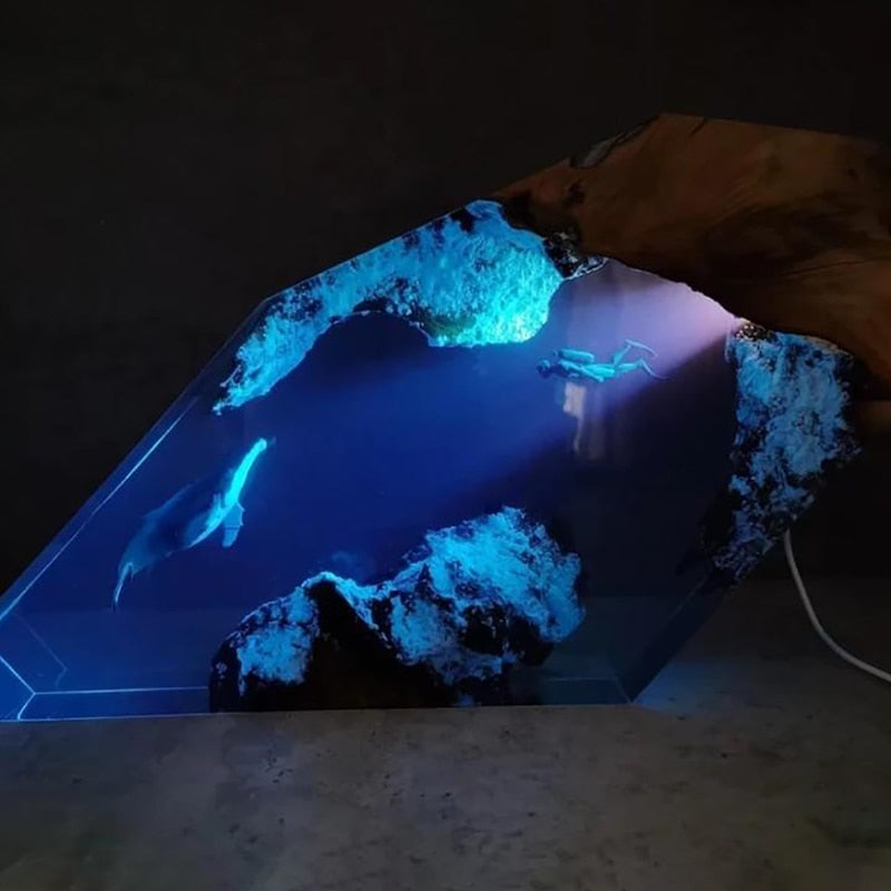 Avtoit | Deep Sea Adventure Resin Diver Lamp Decor