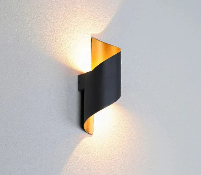 Avtoit | IronEdge – Modern Wall Light Crafted from Iron and Acrylic