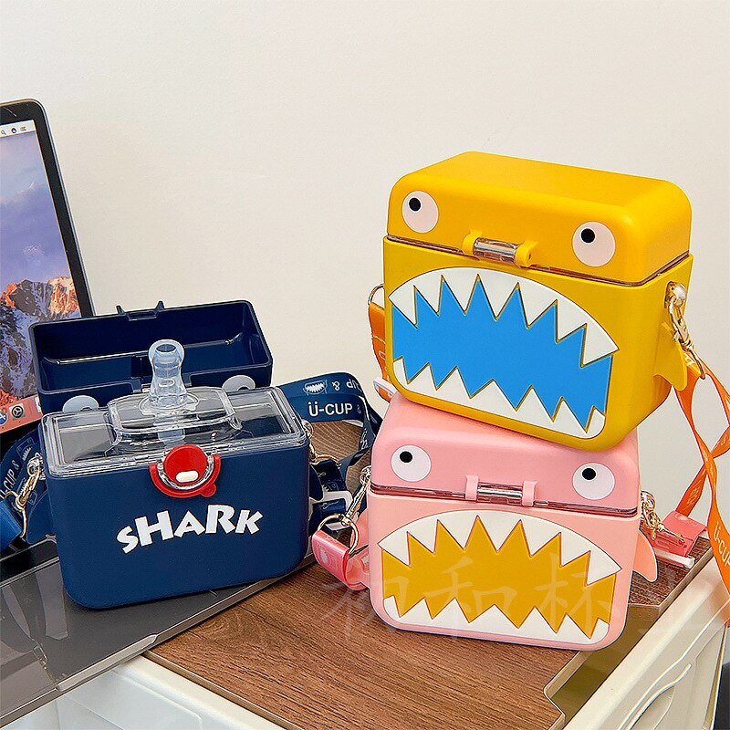 Avtoit | Shark Built-in Straw Water Bottle