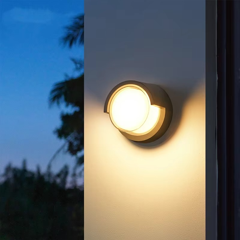 Avtoit | Elegant outdoor wall lamp with motion sensor