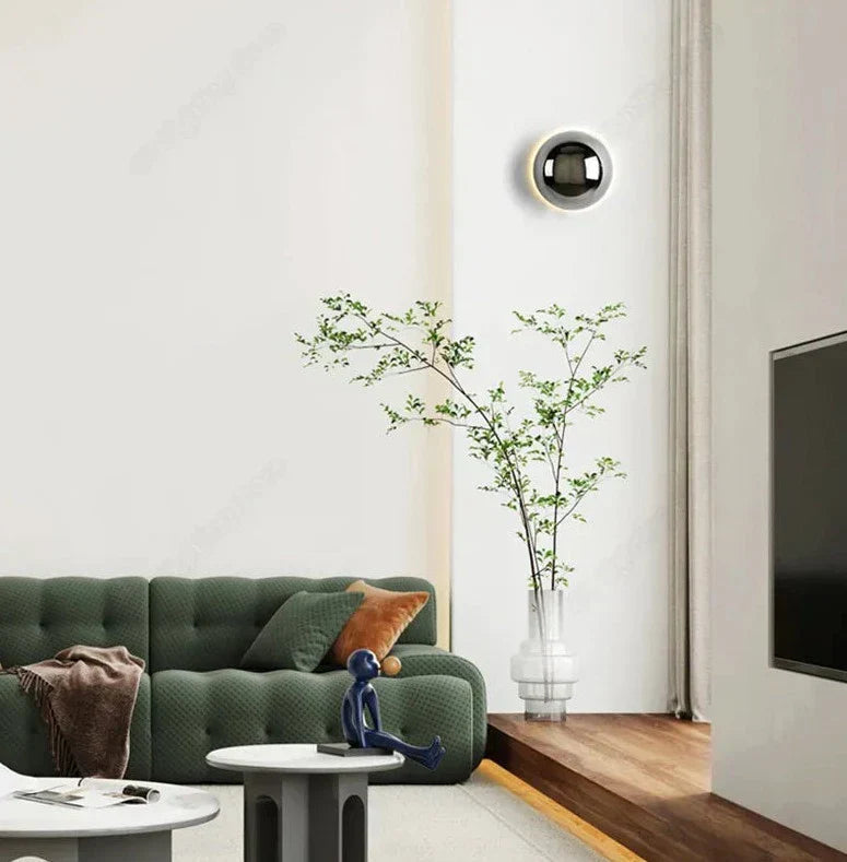 Avtoit | AuroraLume – Nordic Wall Lamp in Aluminium and Acrylic