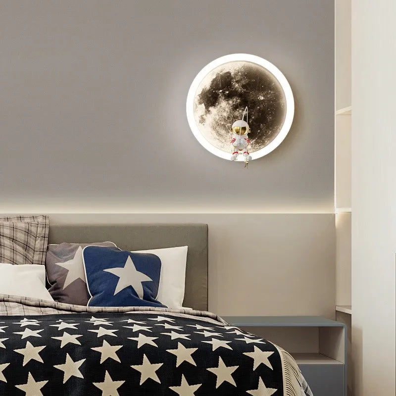 Avtoit | Astronaut On The Moon Wall Light