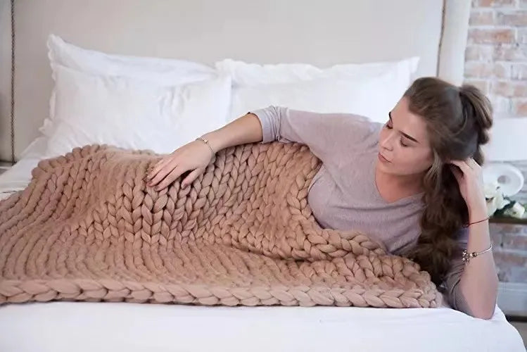 Avtoit | Chunky Knit Blanket – Cozy Wool Blanket for Every Room – Soft & Warm – Perfect for Sofa and Bed