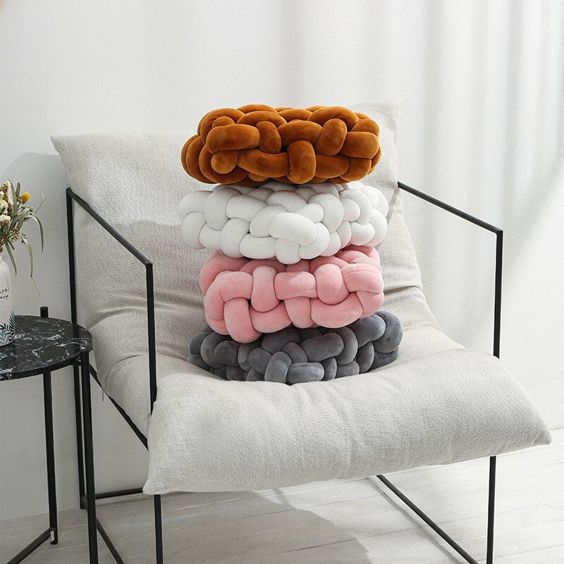 Avtoit | Knotted Ball Decorative Pillow