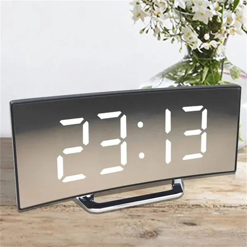 Avtoit | LED curved screen digital alarm clock with USB charging