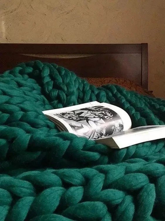 Avtoit | Chunky Knit Blanket – Cozy Wool Blanket for Every Room – Soft & Warm – Perfect for Sofa and Bed