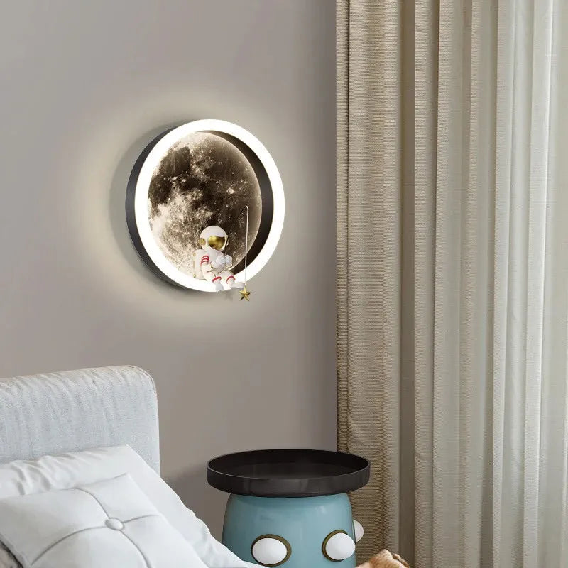 Avtoit | Astronaut On The Moon Wall Light
