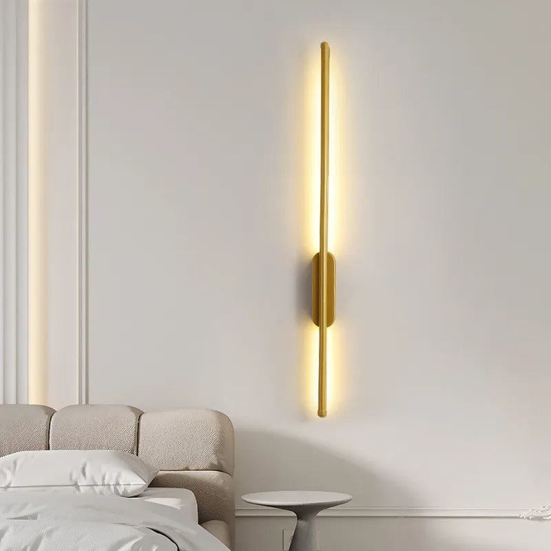 Avtoit | SofaLume – Modern Wall Lamp in Black and Gold for Stylish Living