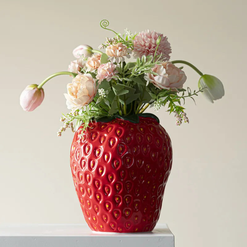 Avtoit | Ugly Strawberry Vase