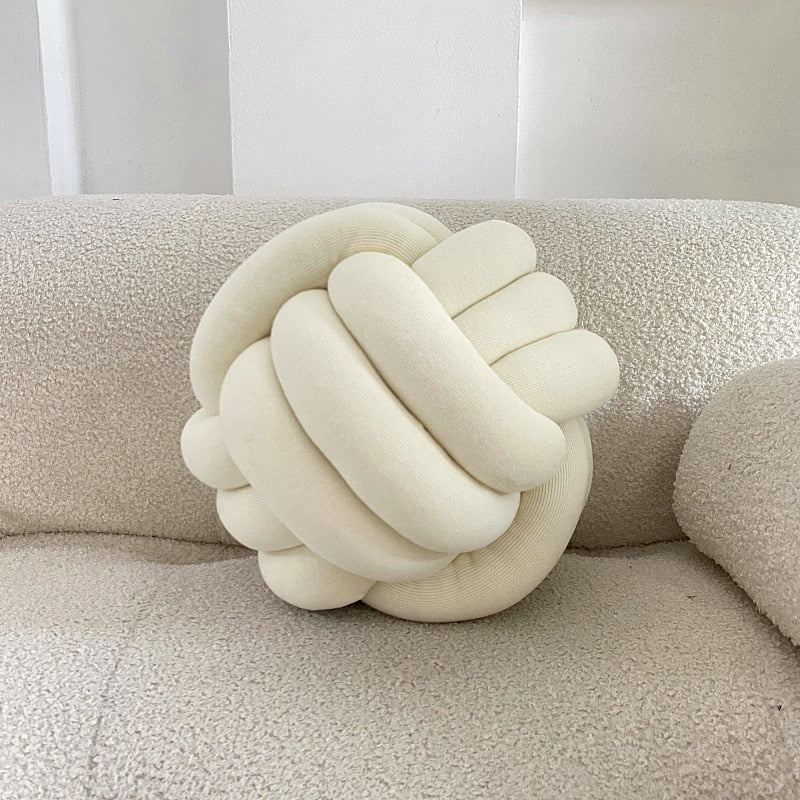 Avtoit | Knot Pillow