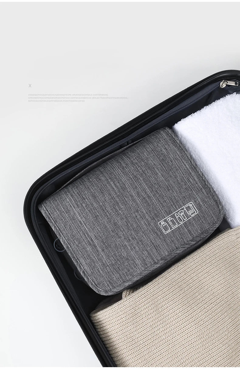 Avtoit | Hanging toiletry bag for men