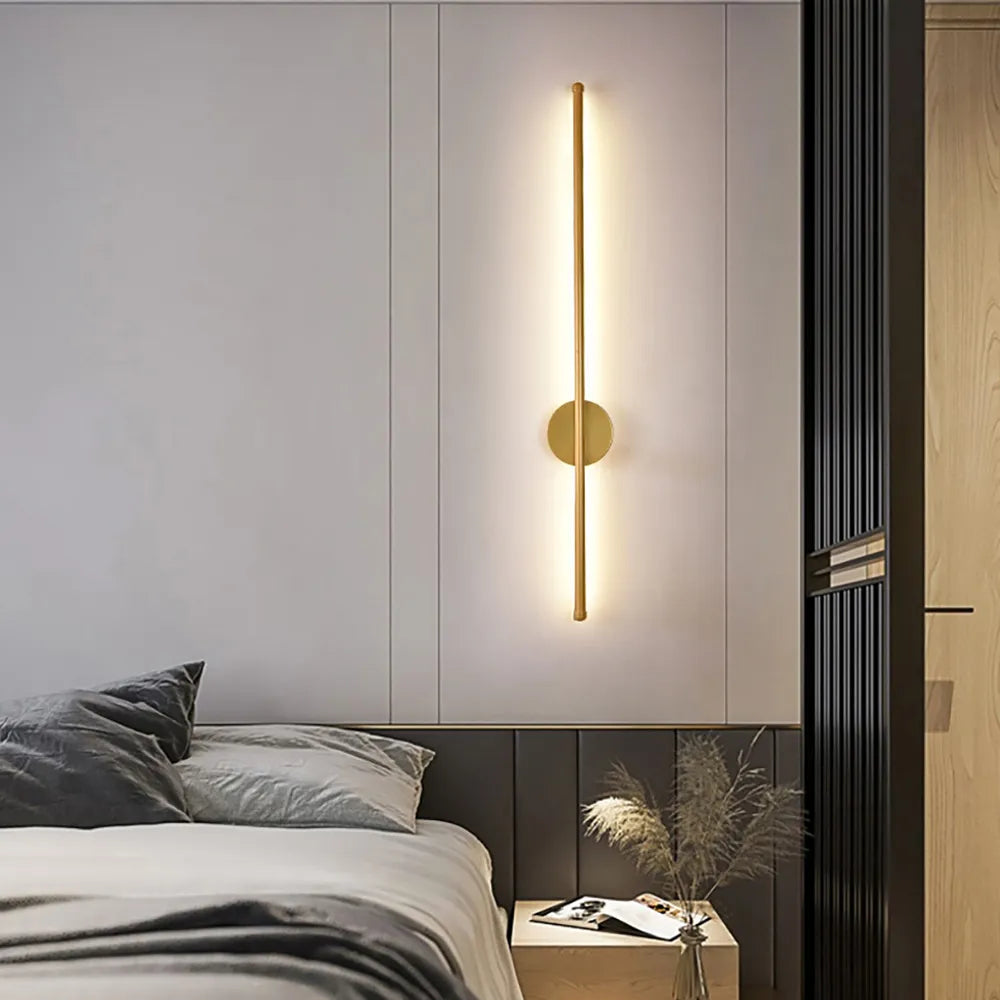 Avtoit | SofaLume – Modern Wall Lamp in Black and Gold for Stylish Living