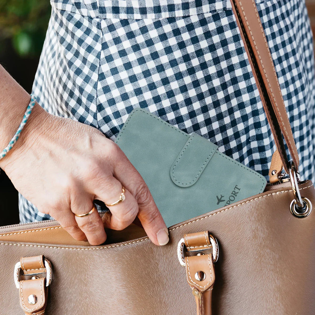 Avtoit | SafePort Passport Holder | RFID Protection | Elegant Leather Look | Compact for Men & Women