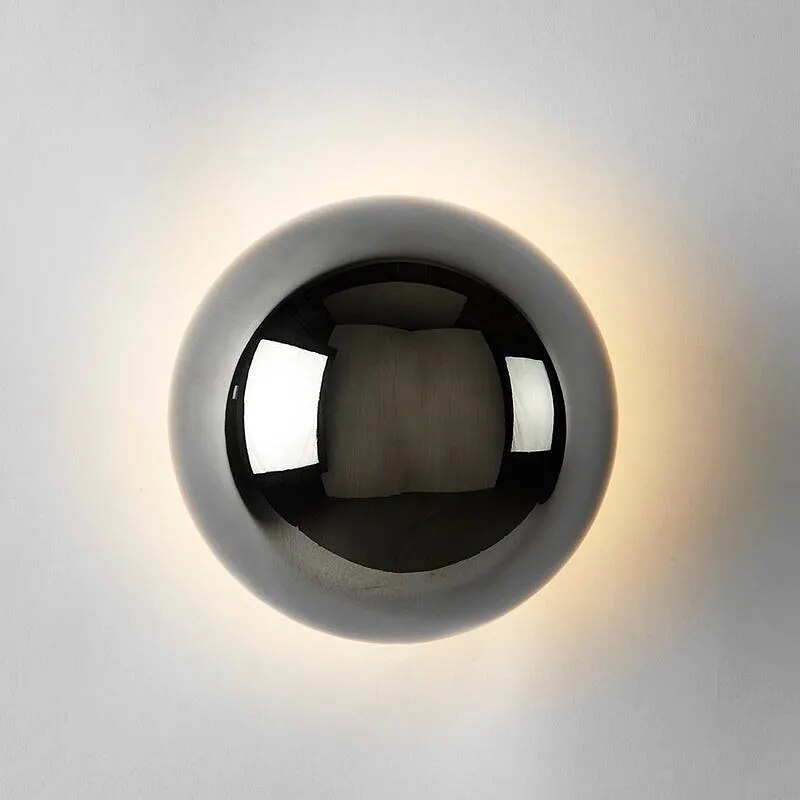 Avtoit | AuroraLume – Nordic Wall Lamp in Aluminium and Acrylic