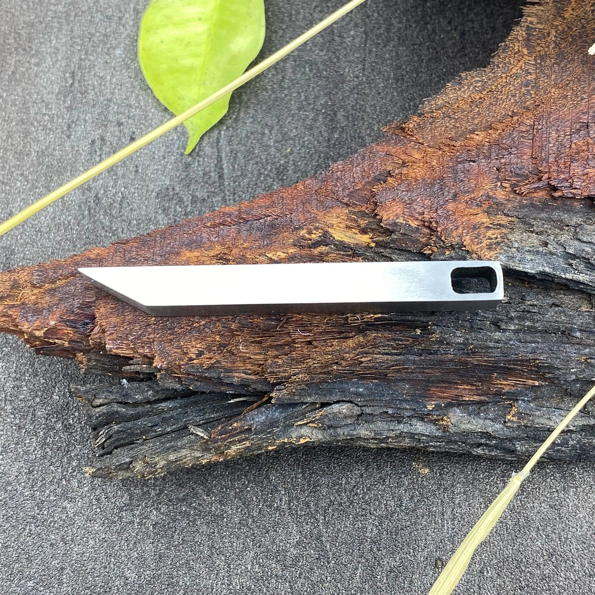 Stainless Steel Keychain Prybar with Scraper and Screwdriver Functions