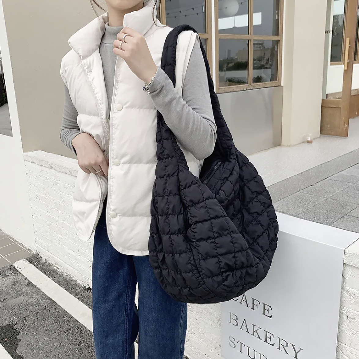 Avtoit | Cross Quilt X-Large Shoulder Bag