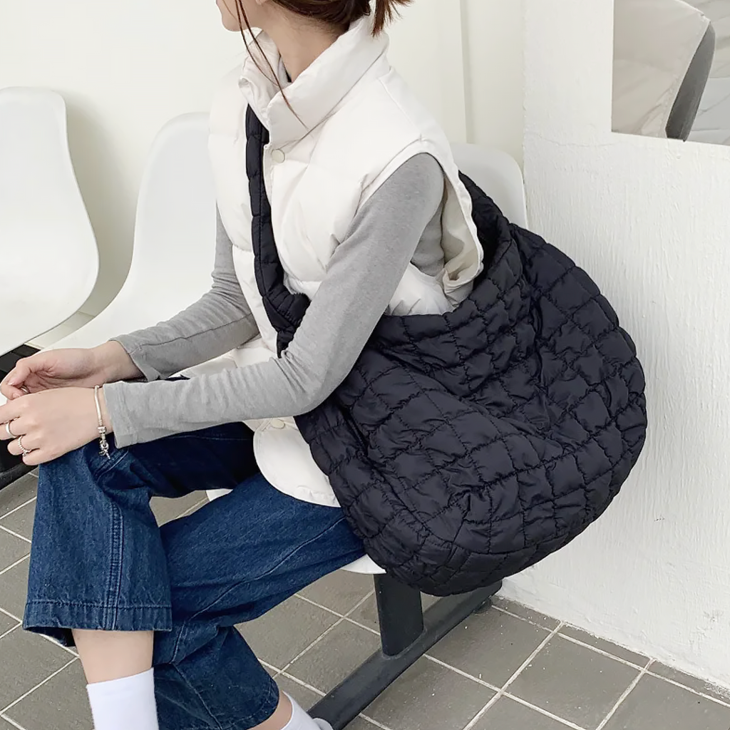 Avtoit | Cross Quilt X-Large Shoulder Bag