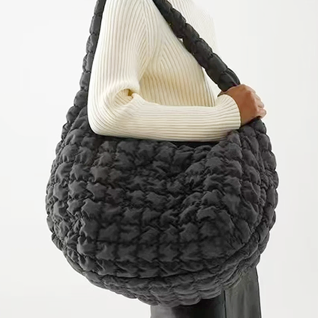 Avtoit | Cross Quilt X-Large Shoulder Bag