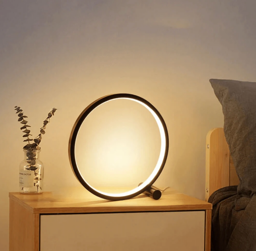 Avtoit | Minimalistic table lamp with touch and dimming function