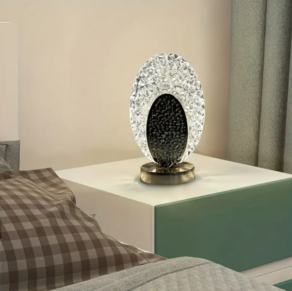 Avtoit | Elegant table lamp in peacock design