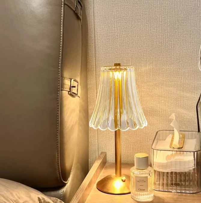 Avtoit | Wireless Crystal Table Lamp with Dimming Function