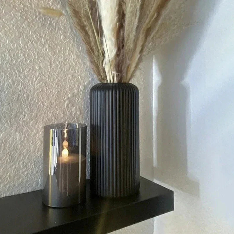Avtoit | LineaForm Modern Ceramic Vase – Artistic Stripes Decoration