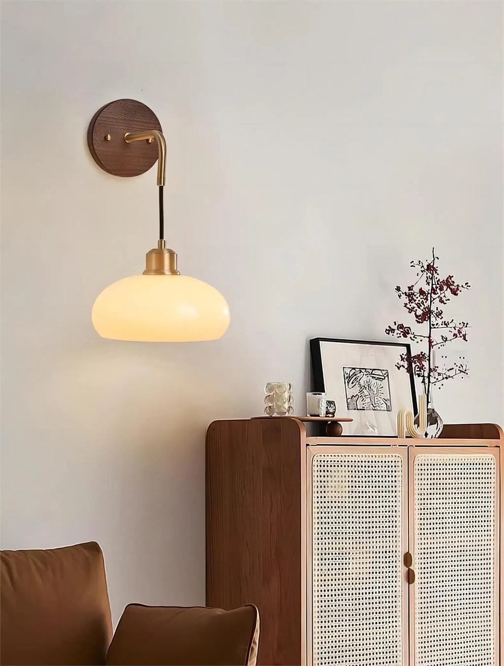 Avtoit | WalnutEdge – Modern Wall Lamp in Walnut and Brass