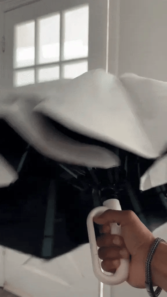 Avtoit | Wind-Resistant Automatic Folding Umbrella with Large Buckle Handle – Compact & Durable