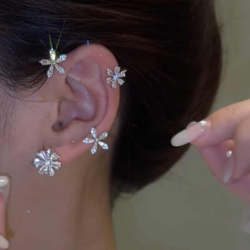 Avtoit | Spinning Snowflake Earrings