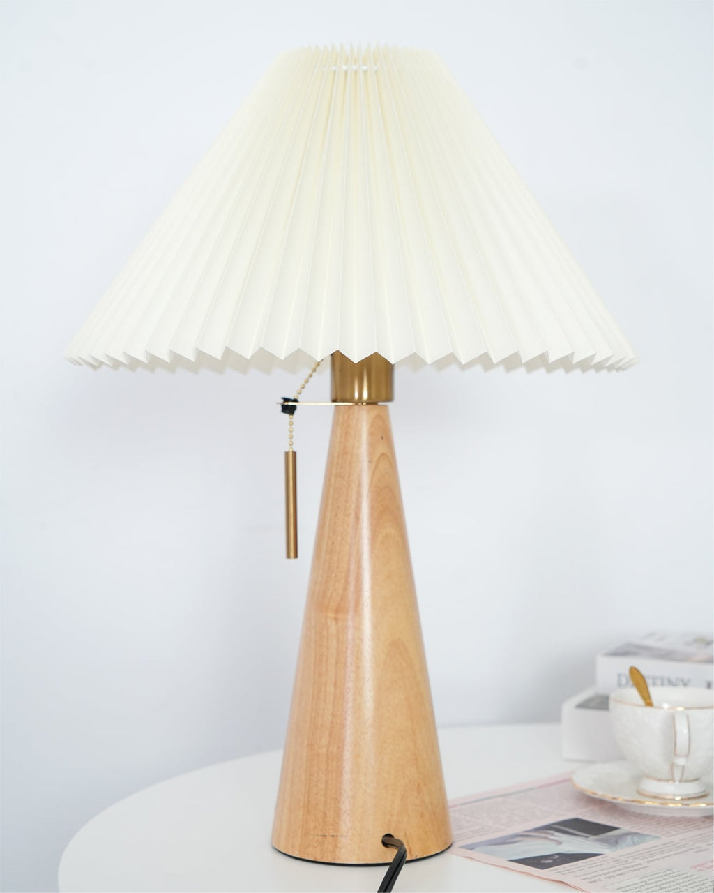 Avtoit | AntiqueRadiance – Elegant Wood and Metal Table Lamp