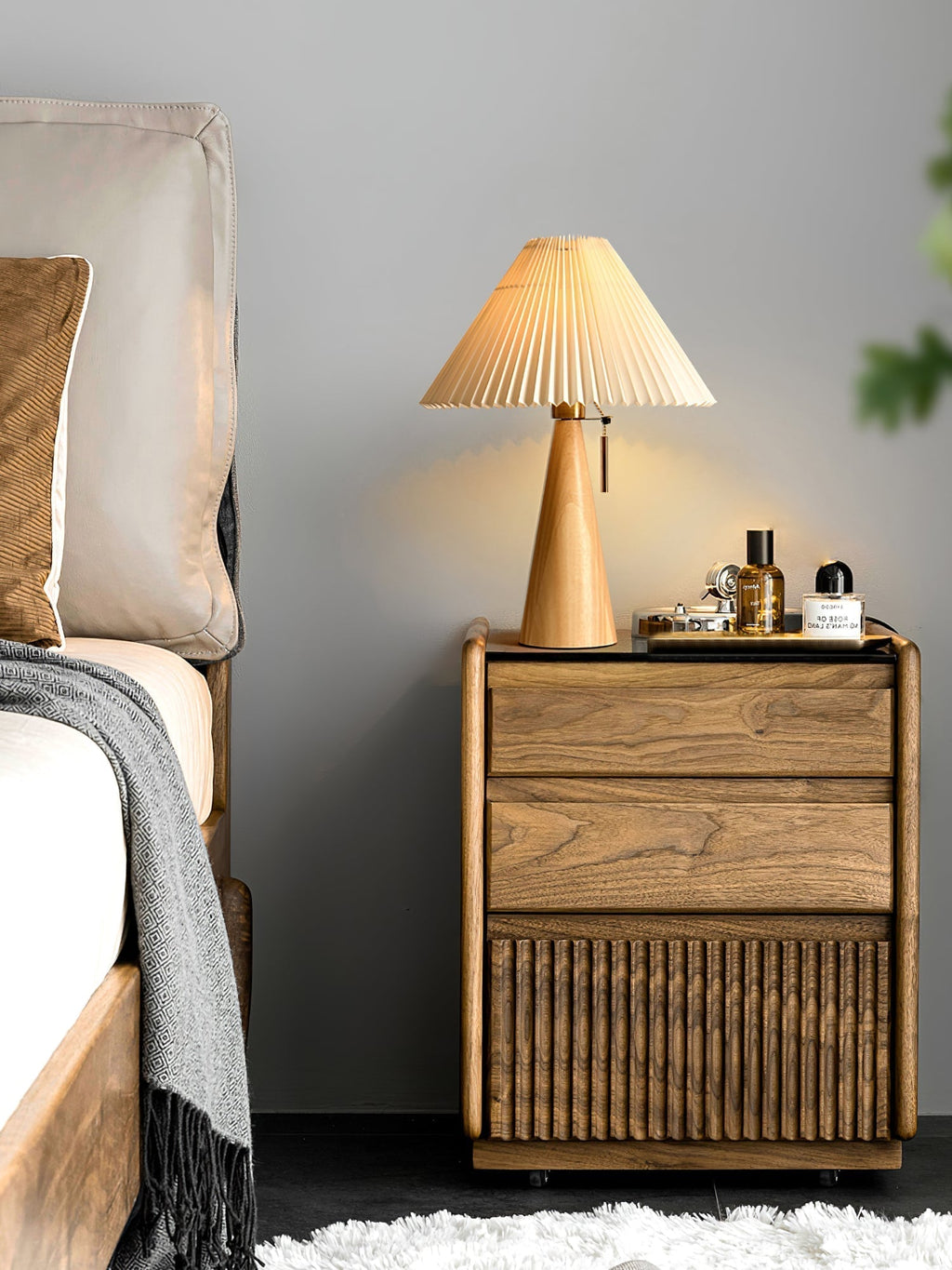 Avtoit | AntiqueRadiance – Elegant Wood and Metal Table Lamp